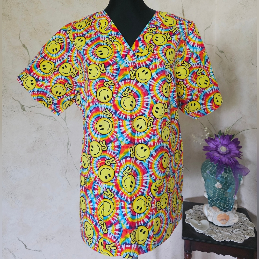 Tafford Happy Face Peace Short Sleeve VNeck Medical Scrubs Top Womens Size Med